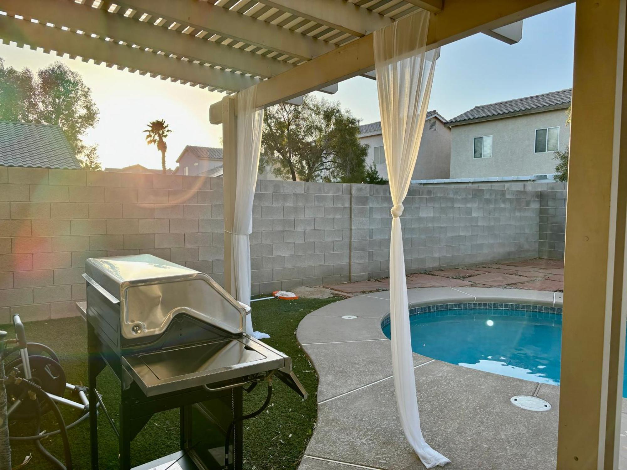 Modern Home In Las Vegas Near Strip With Pool And Jacuzzi Dış mekan fotoğraf